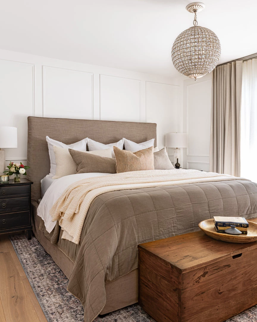 Lee Industries Villa Bed Furniture 5 Lee Industries Villa Bed Furniture