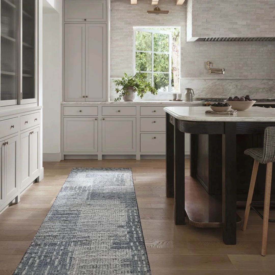 Loloi Rugs Gwyneth Denim / Sky BEDROOM 6 Loloi Rugs Gwyneth Denim / Sky BEDROOM